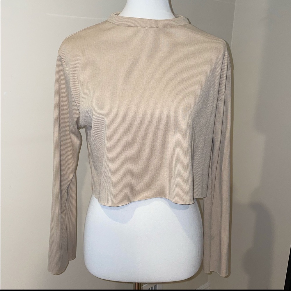 Ribbed Long Sleeve Crop Top - Picture 3 of 9